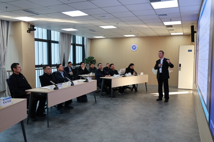 合肥市人民政府副市长何逢阳来校调研